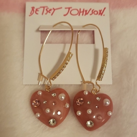 BETSEY JOHNSON Valentine’s Pink Marbled Heart Faux Pearl Crystal Earrings NWT - Picture 1 of 4